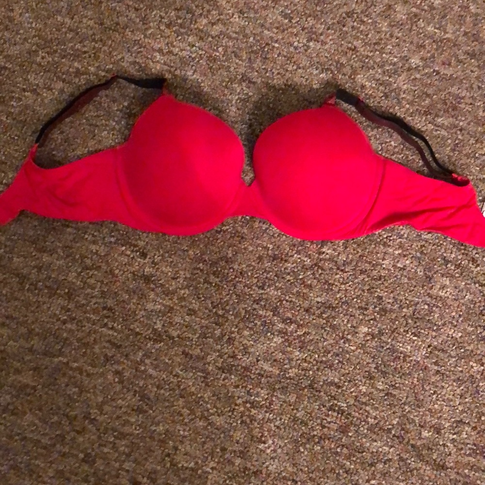 VS red bra